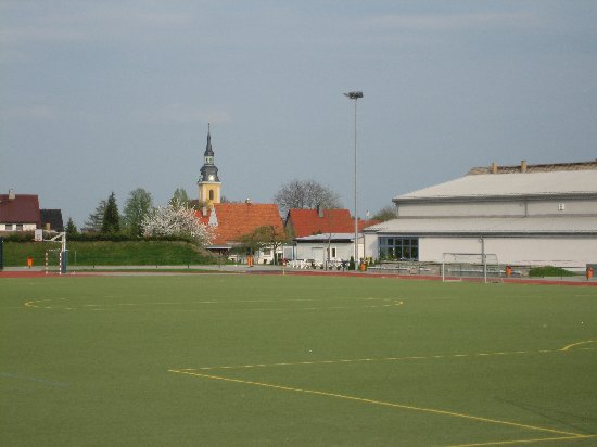 Sportzentrum / Kirche von Elstra 